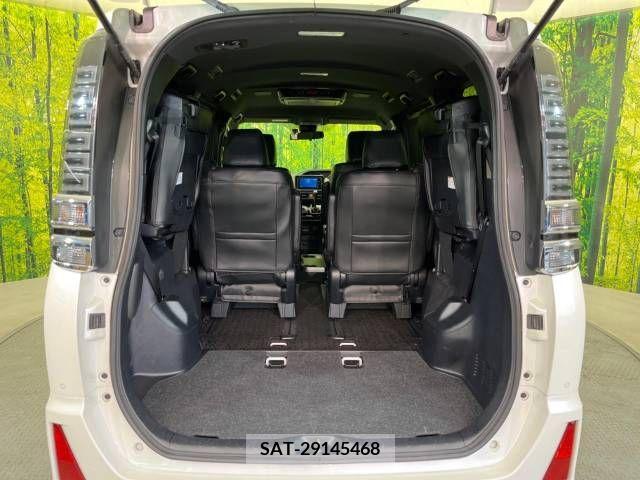 Toyota VOXY 2019-05 211902-11