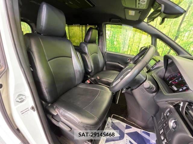 Toyota VOXY 2019-05 211902-8