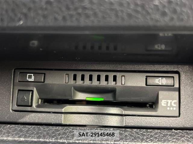 Toyota VOXY 2019-05 211902-5