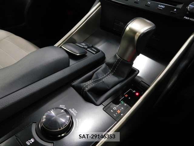 Lexus IS 2013-06 354078-11