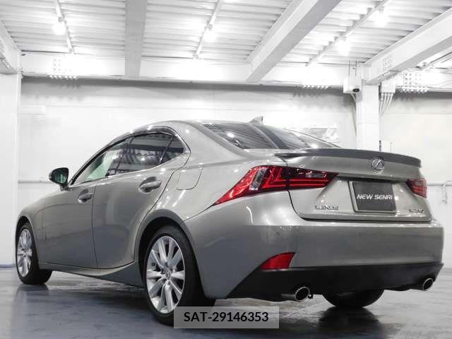 Lexus IS 2013-06 354078-2