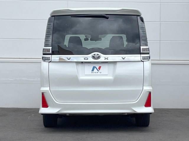 Toyota VOXY 2018-03 21091-18