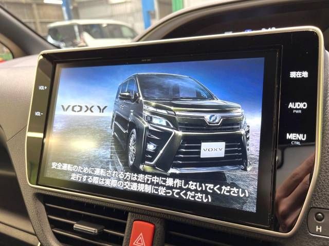 Toyota VOXY 2018-03 21091-2