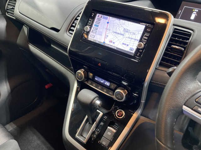 Nissan SERENA 2016-08 14825-5
