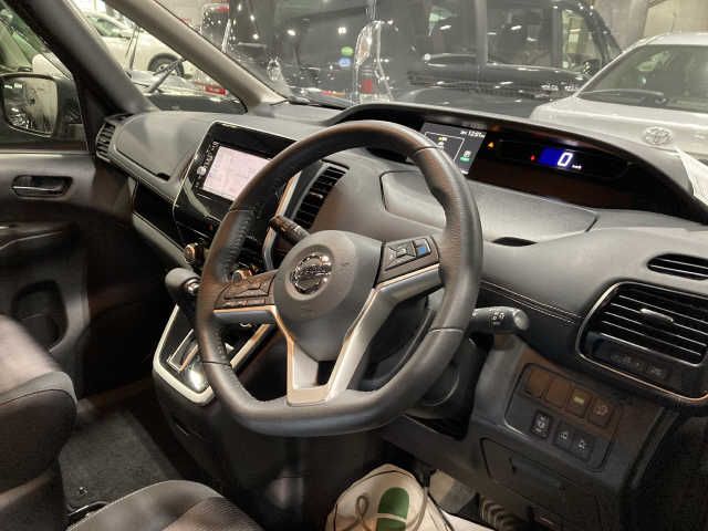 Nissan SERENA 2016-08 14825-1