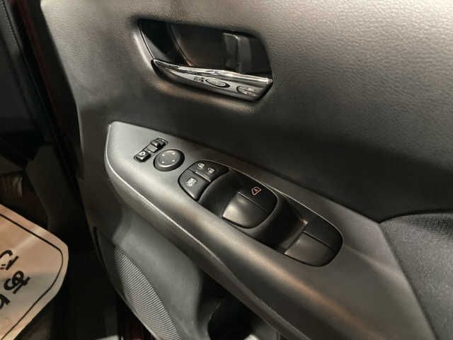 Nissan SERENA 2016-08 14825-7