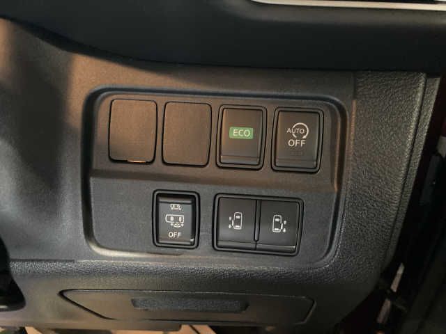 Nissan SERENA 2016-08 14825-3