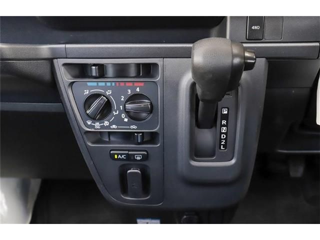 Daihatsu HIJET CARGO 2018-04 17228-6