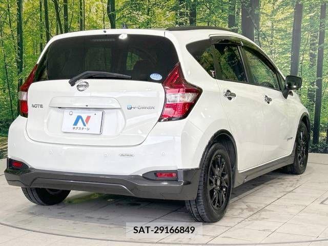 Nissan NOTE 2018-06 305410-17