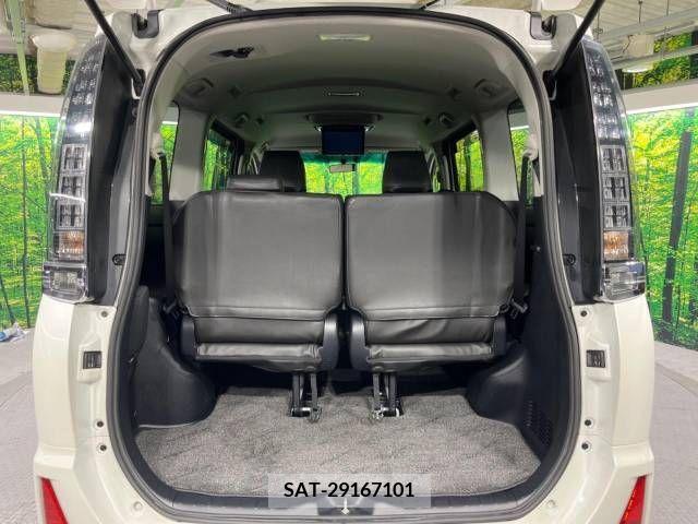 Toyota VOXY 2014-07 289076-11