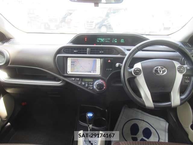 Toyota AQUA 2013-07 327270-4