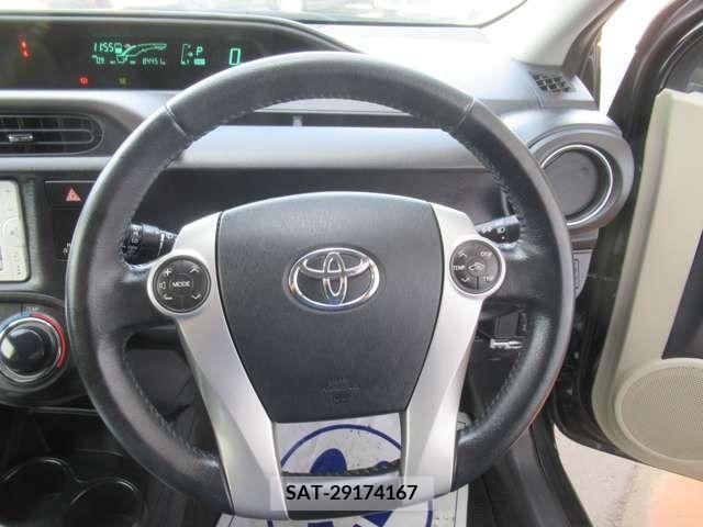 Toyota AQUA 2013-07 327270-3