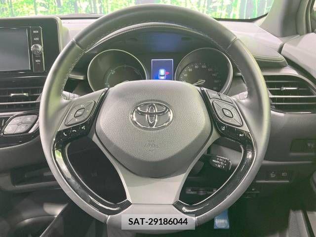 Toyota C-HR 2018-06 264158-11