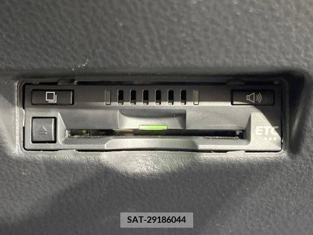 Toyota C-HR 2018-06 264158-6