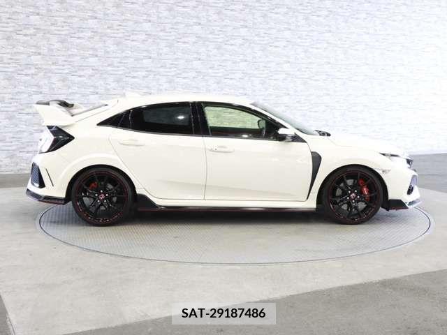 Honda CIVIC 2018-03 332858-11