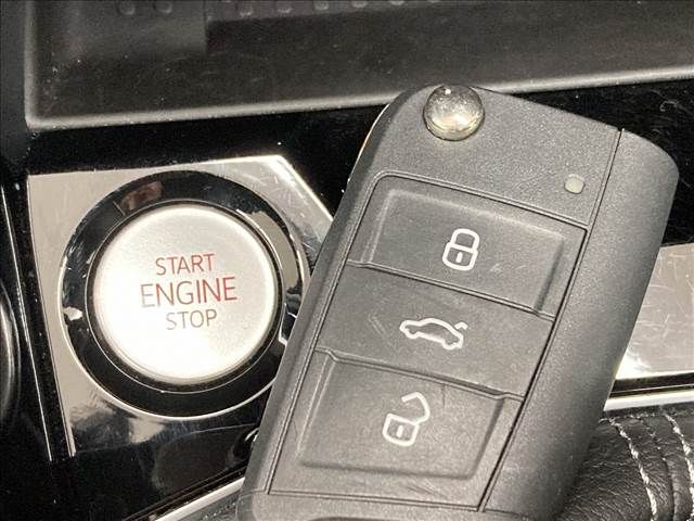 VolksWagen T-CROSS 2021-06 12168-9