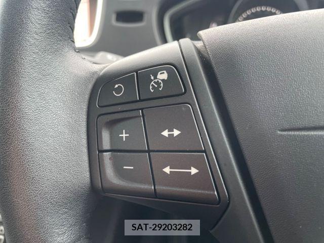 Volvo V40 2019-10 370212-8