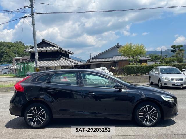 Volvo V40 2019-10 370212-3