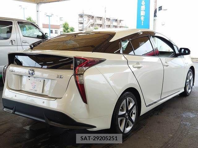Toyota PRIUS 2016-03 331489-16