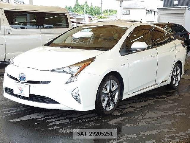 Toyota PRIUS 2016-03 331489-11