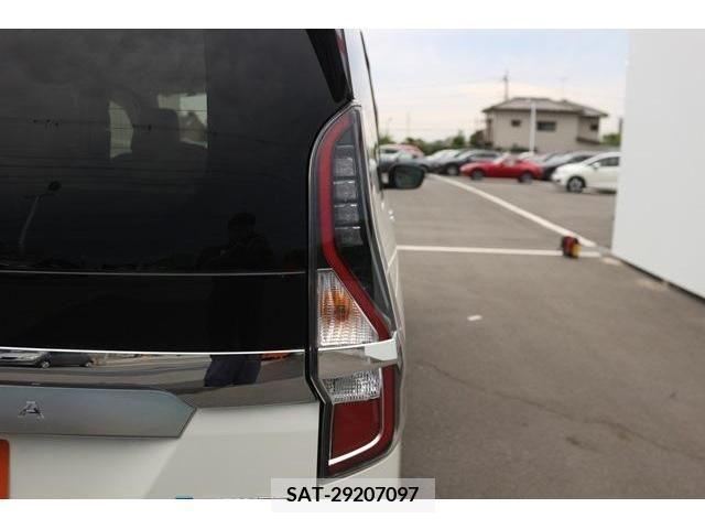 Nissan SERENA 2022-06 376407-10