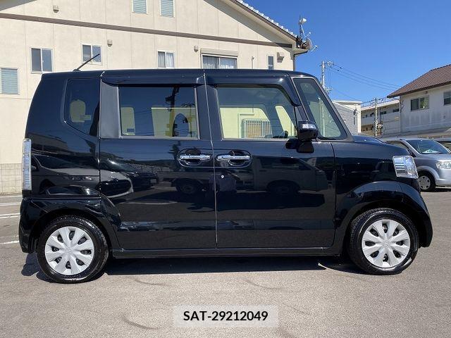 Honda N BOX 2017-04 278487-5