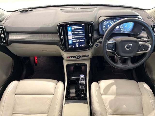 Volvo XC40 2021-08 182571-1