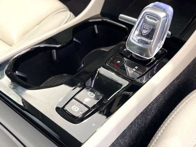 Volvo XC40 2021-08 182571-13
