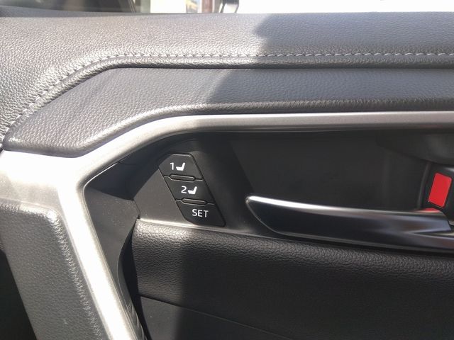 Toyota RAV4 2019-09 20750-14