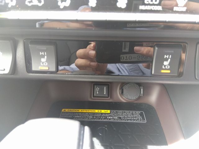 Toyota RAV4 2019-09 20750-7