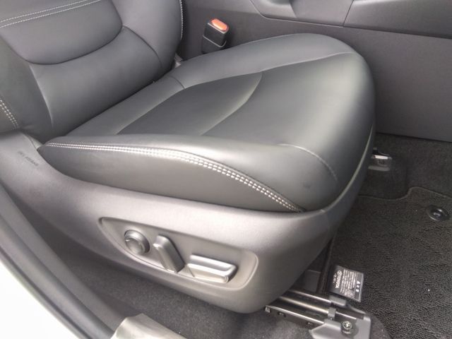 Toyota RAV4 2019-09 20750-24