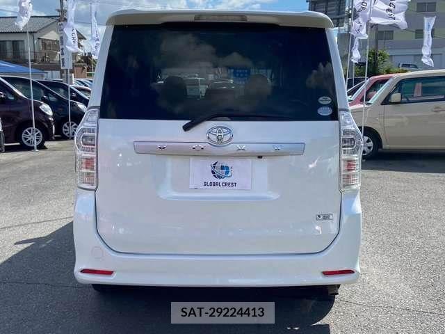 Toyota VOXY 2011-03 377578-6