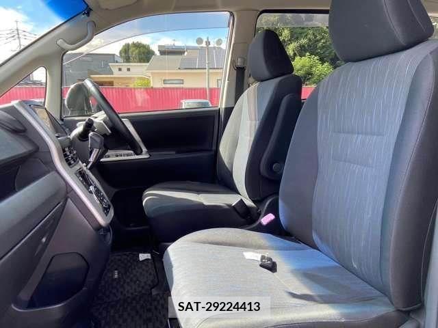 Toyota VOXY 2011-03 377578-14