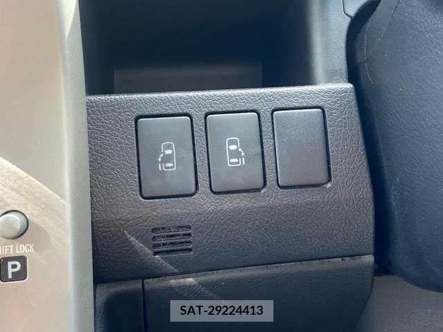 Toyota VOXY 2011-03 377578-11