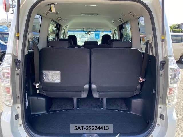 Toyota VOXY 2011-03 377578-17