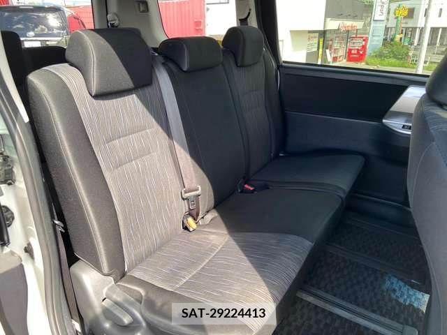 Toyota VOXY 2011-03 377578-15