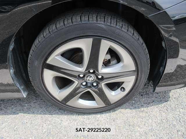 Toyota PRIUS 2019-06 201420-15