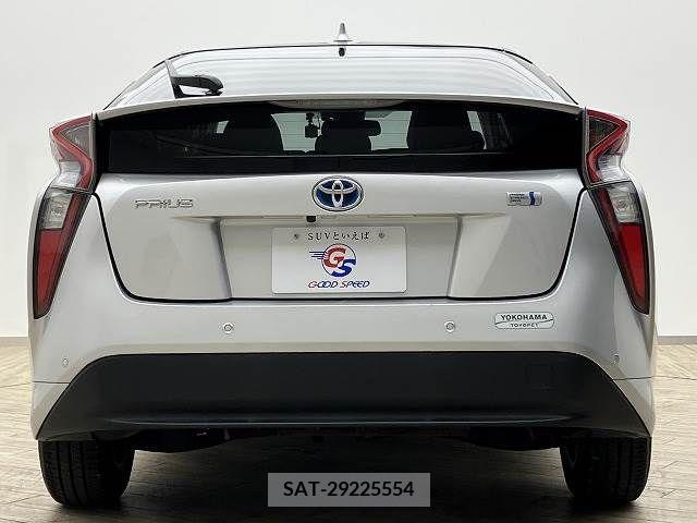 Toyota PRIUS 2017-11 223835-18