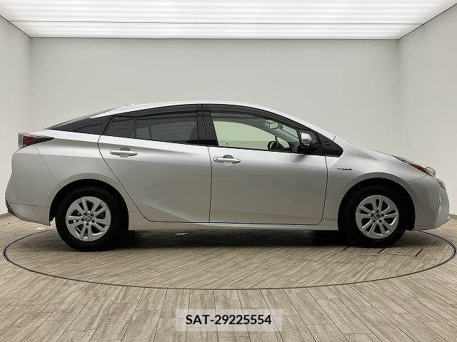 Toyota PRIUS 2017-11 223835-17