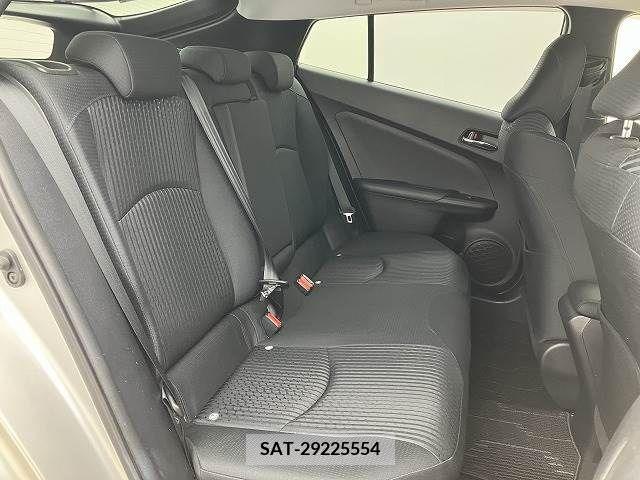 Toyota PRIUS 2017-11 223835-10
