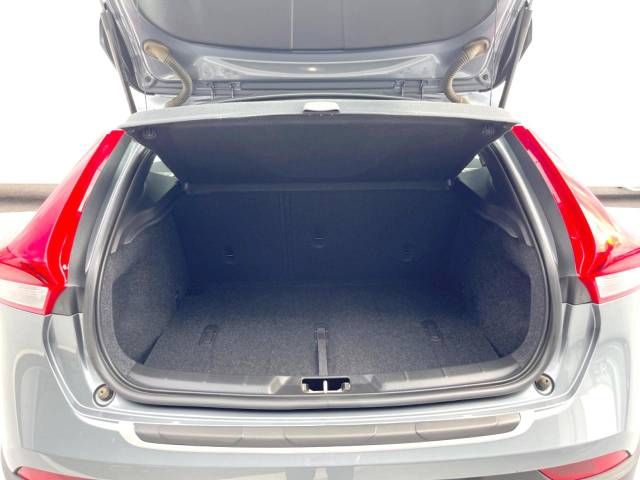 Volvo CROSS COUNTRY 2018-08 183261-13
