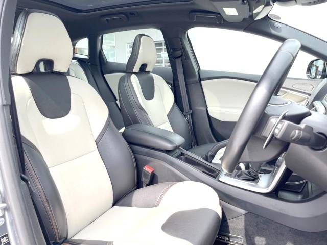 Volvo CROSS COUNTRY 2018-08 183261-11