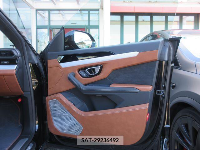 Lamborghini URUS 2023-05 351329-19