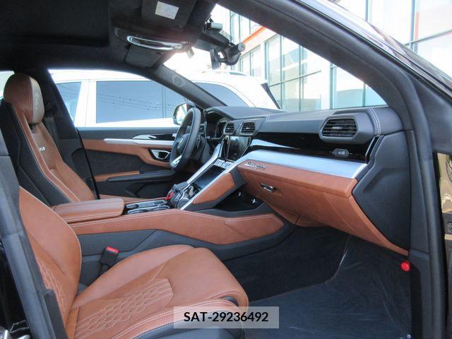 Lamborghini URUS 2023-05 351329-18