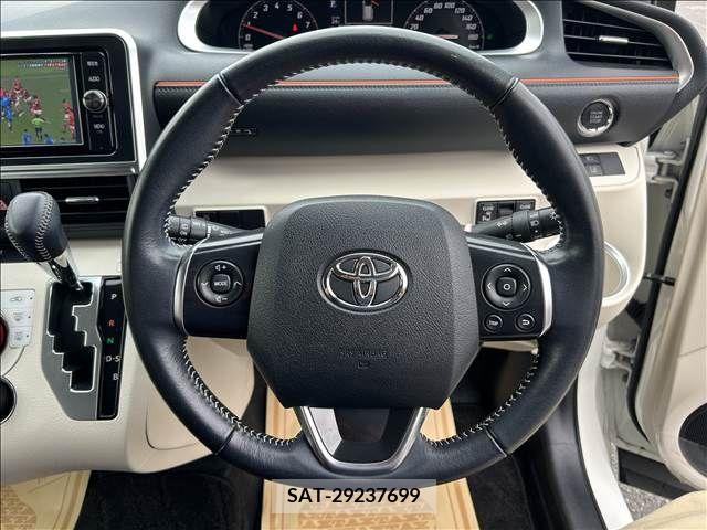 Toyota SIENTA 2017-07 298384-1