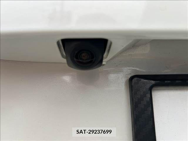 Toyota SIENTA 2017-07 298384-13