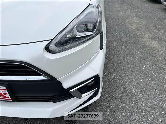 Toyota SIENTA 2017-07 298384-12