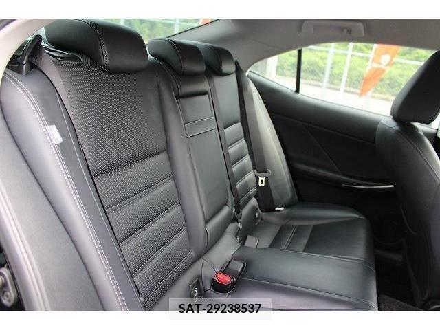 Lexus IS 2013-09 388235-14