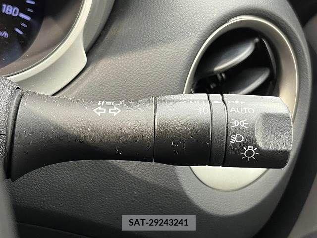 Nissan JUKE 2011-07 338907-10