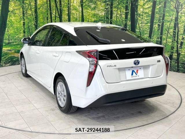 Toyota PRIUS 2018-10 222583-16